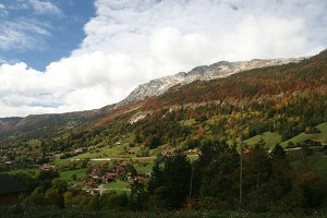 Le vallon des Villards vu depuis Champs-Courbes